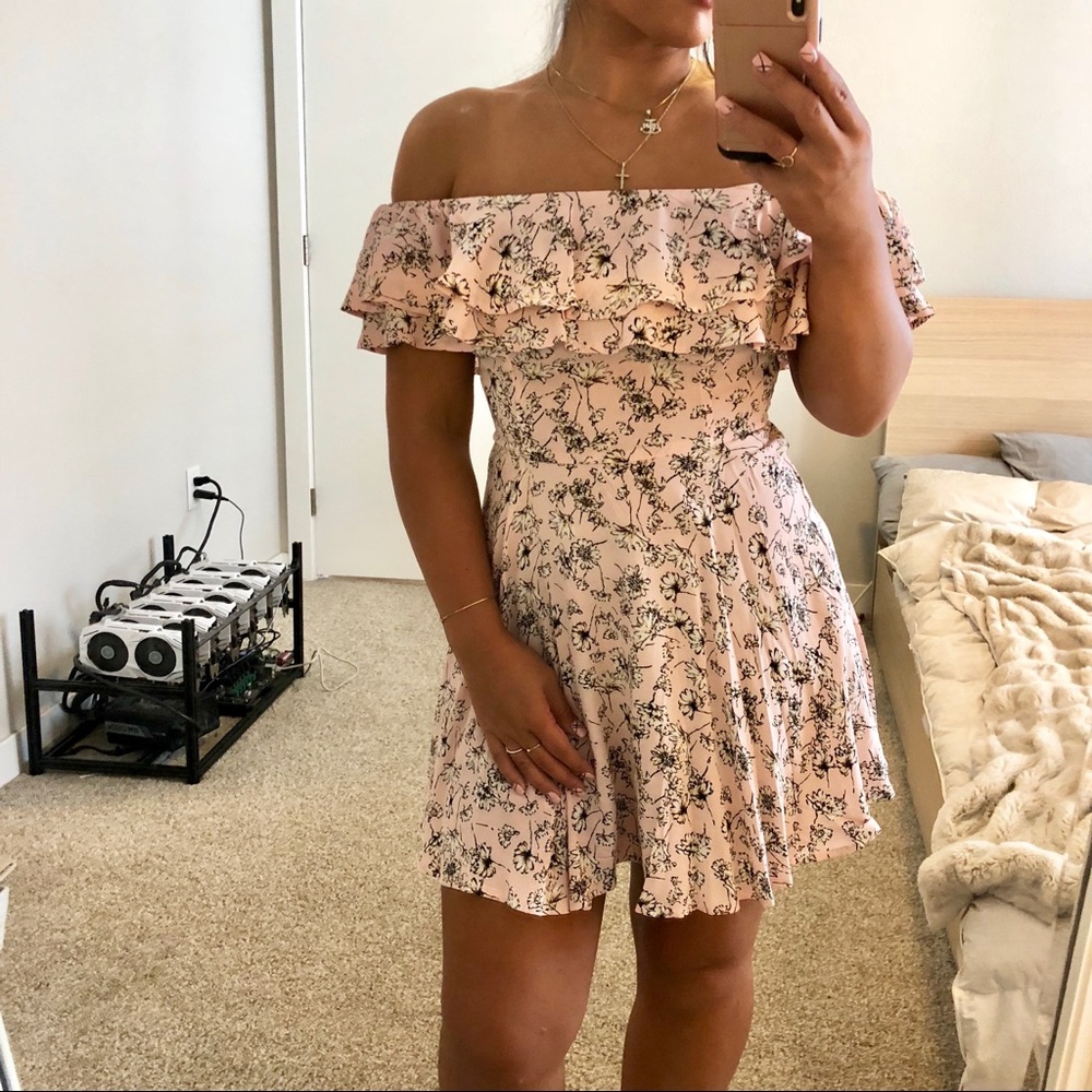 NWOT soft pink off the shoulder floral dress